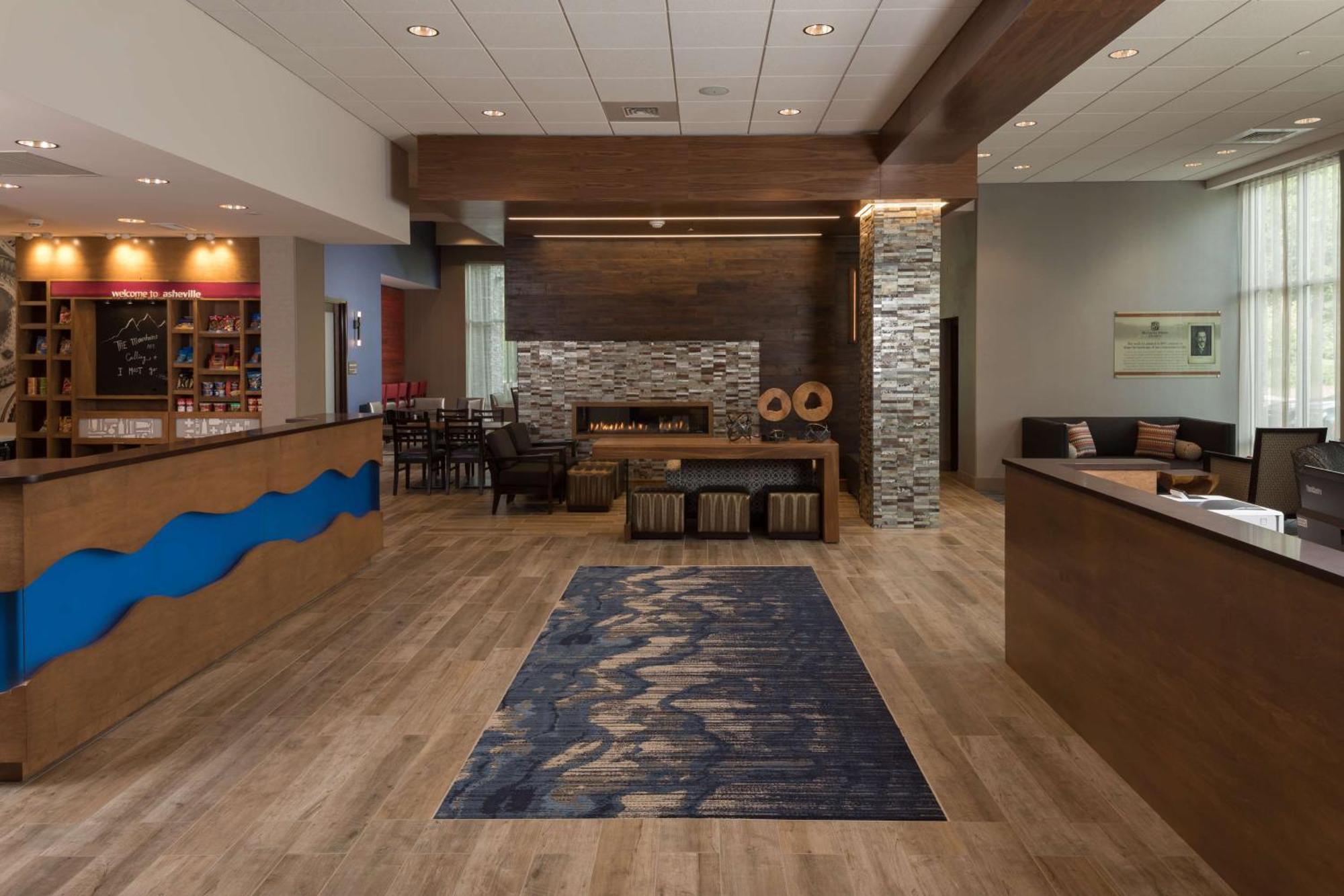 Hampton Inn & Suites-Asheville Biltmore Village, Nc Exteriör bild
